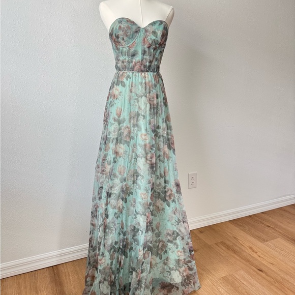 NWT Lulu's Floral Strapless Maxi Dress - Spring Wedding Easter Size Small - Picture 4 of 9